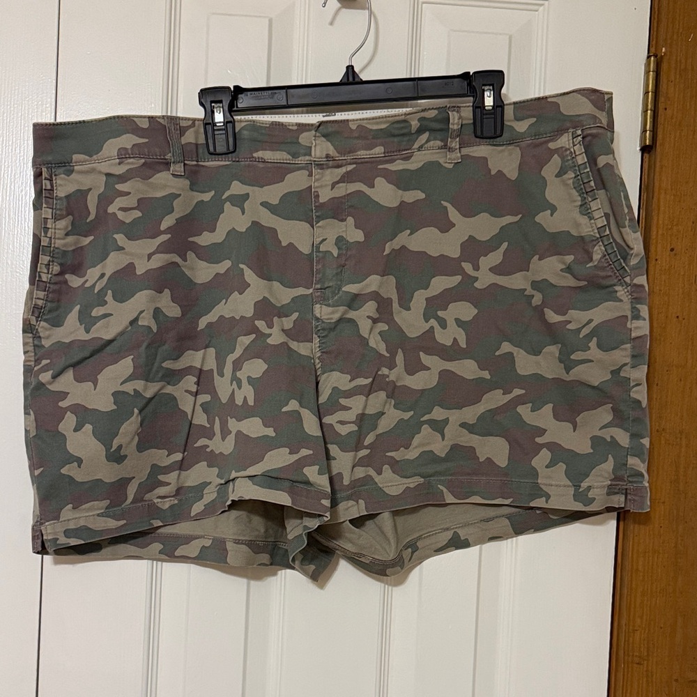 Lane Bryant - Size 22 - Green and Brown Camo Shorts